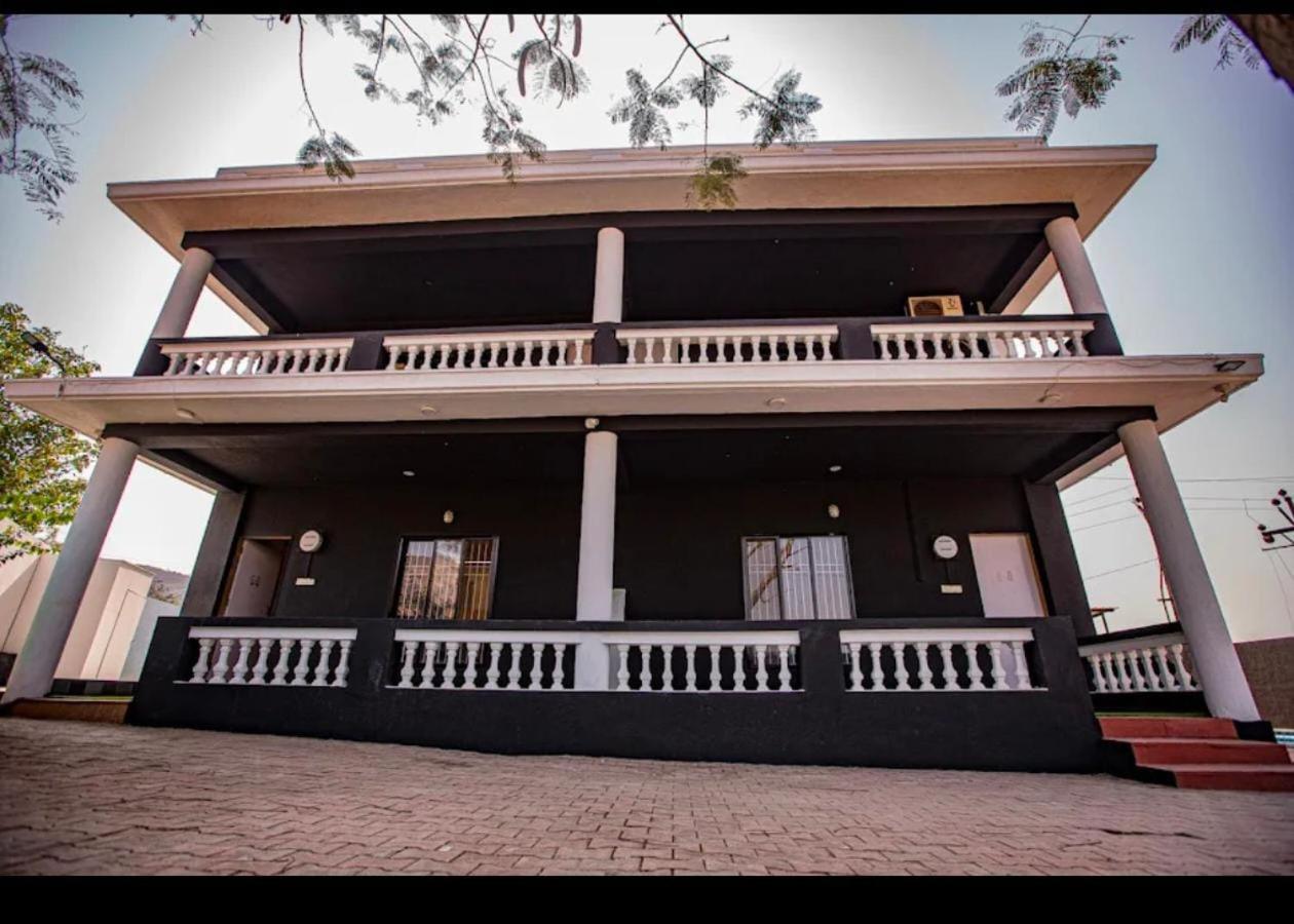 Empyrean Stay Ll 3Bhk Ll Black Horse Villa Ll Ac Ll Private Pool Ll Wifi II Lux Ll Lonavala Exterior photo